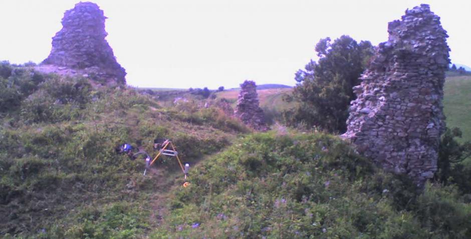 Průzkum hradu georadarem, Slovensko Průzkum hradu georadarem, Slovensko